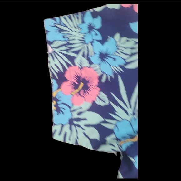 crown & ivy Men's Hawaiian Button-down Short Sleeve Shirt - Picture 3 of 10